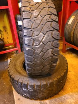 2 used Tires 35/12.50/17 LT Mickey Thompson $200