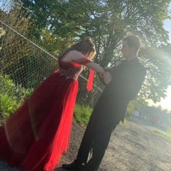Prom Dress / Ball Gown / Homecoming