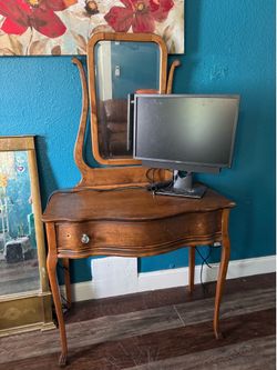 Desk or vanity - mesa