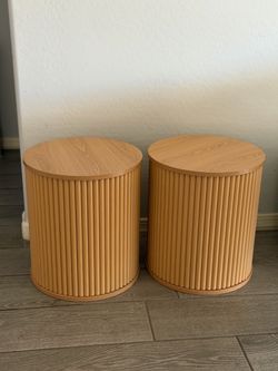 Set of 2 Round Side Tables new