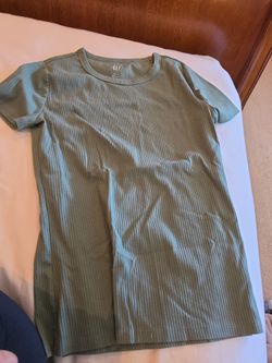 Womens GAP tee