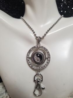 Round Rhinestone yin and yang snap button lanyard
