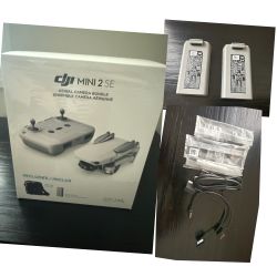 Dron DJI Mini 2 SE, Control remoto RC-N1, 2 Batería de vuelo inteligente, Bolso de hombro DJI, Drone Lansing Pad,  Cable USB-C RC RC-N1,  Cable Lightn