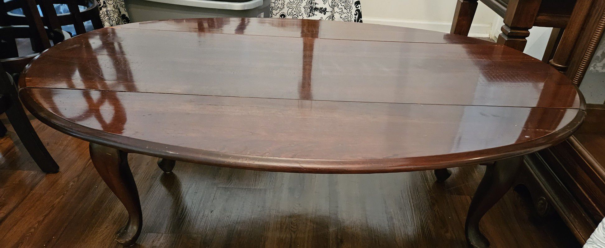 Nice,Coffee Table .Cherry Finish Sides Fold Down