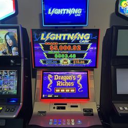ARISTOCRAT HELIX Gen 7 Lightning Link Slot Machine! 