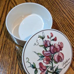 Villeroy & Boch Porcelain Round Trinket Box w/lid Lathyrus Tuberosus Sweet Peas