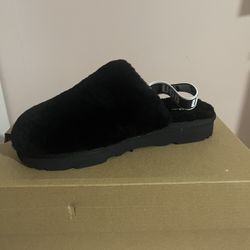 Black ugg clog slippers. 