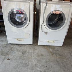 Bosch front load washer, dryer, pedestal