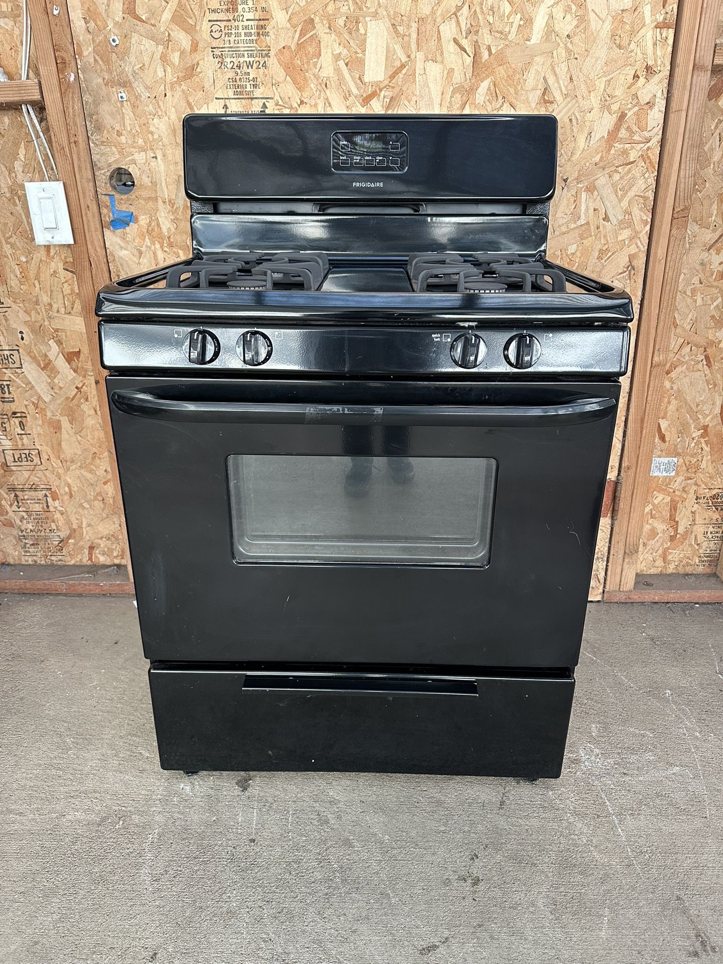 Frigidaire-gas-stove