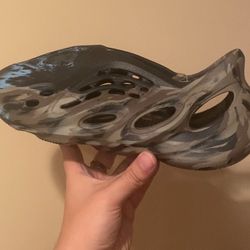 Yeezy Mx Cinder Foamrunner 