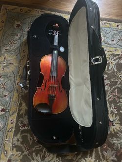 Like new violin, bow, case, music stand