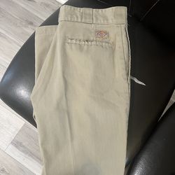 Dickies Khaki Pants Size 32x30  Men’s