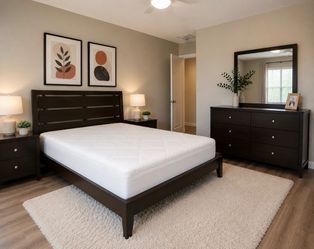 Gorgeous Queen bedroom set