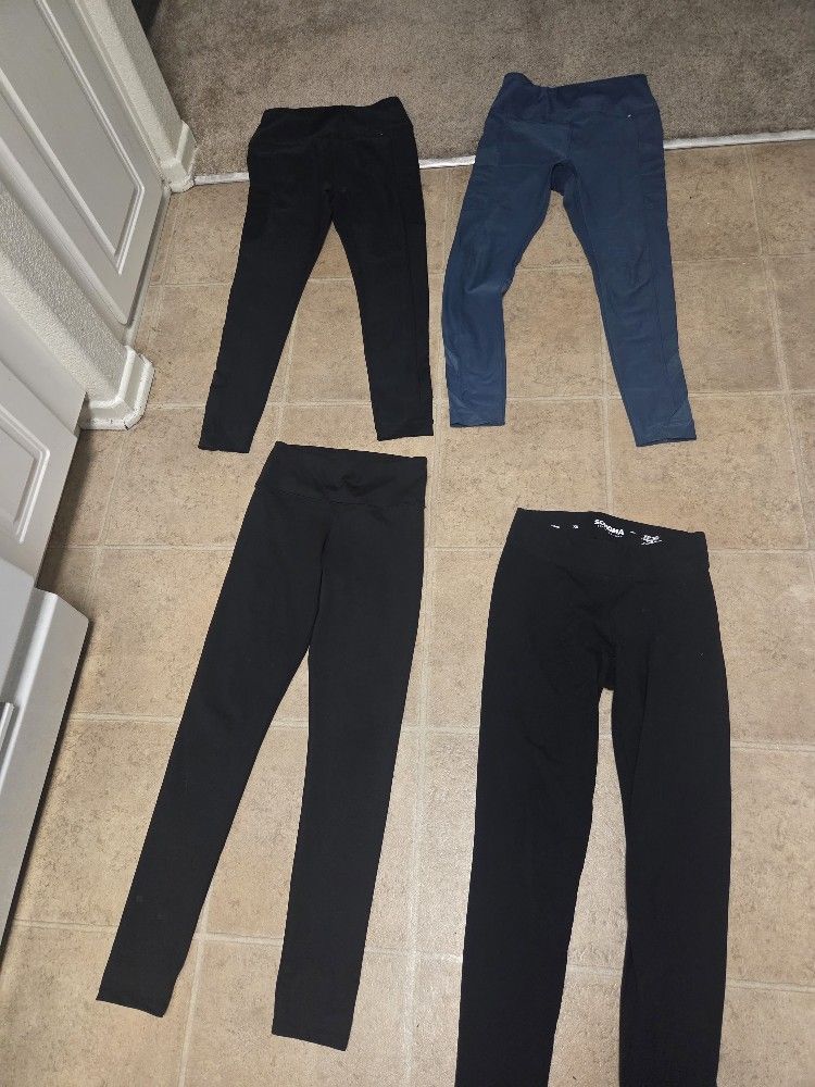 Woman's Leggings / Workout Pants