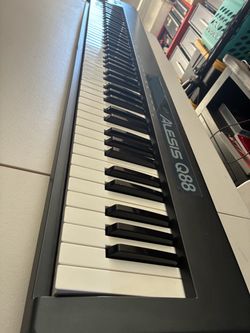 Alesis Q88 88-Key MIDI Keyboard Controller