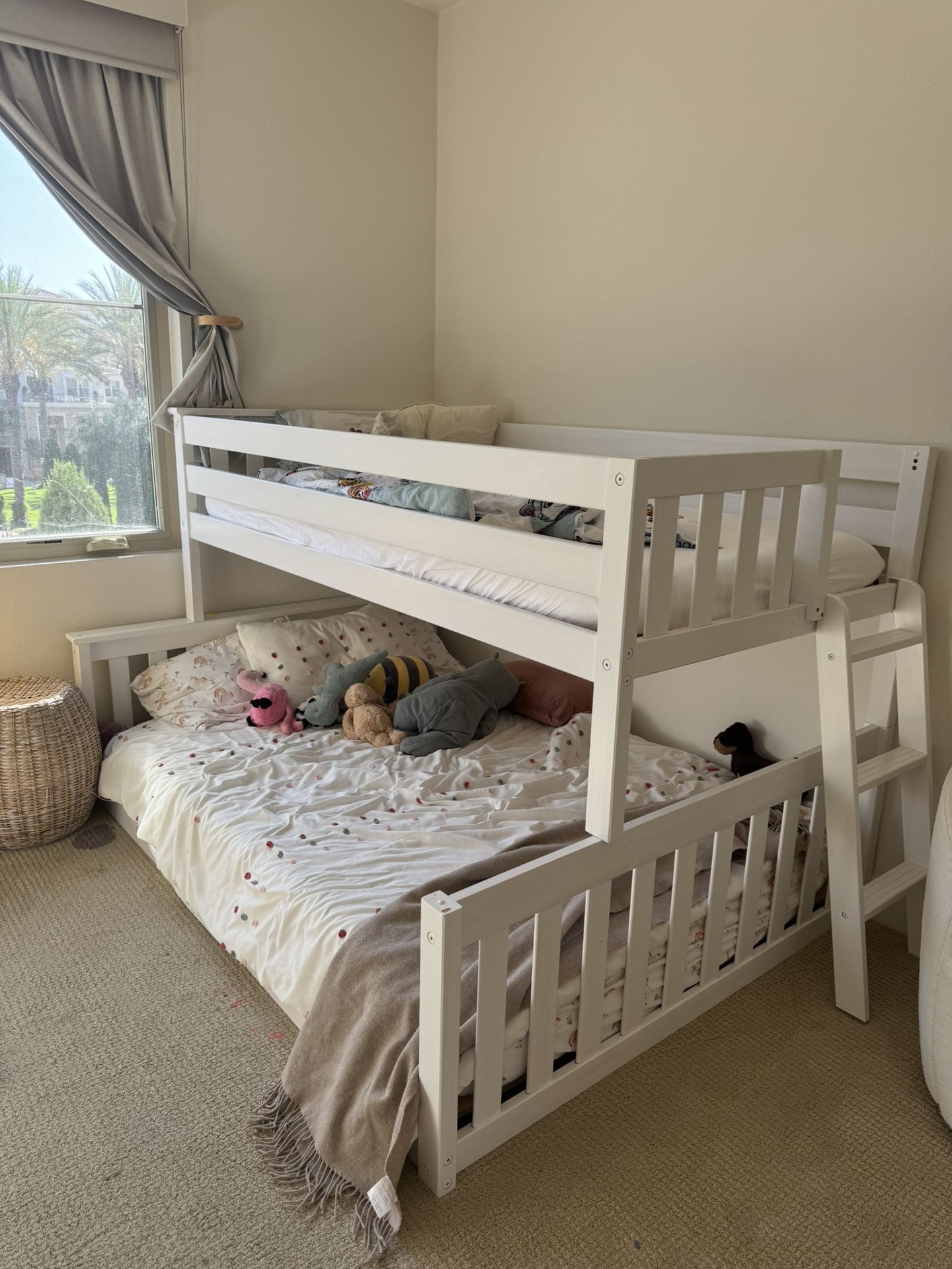 Max & Lily Twin Over Full Low Bunk Bed