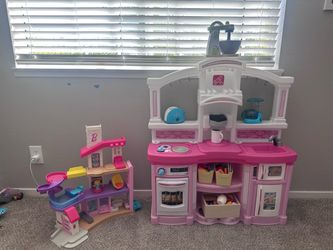 Toddler Bed + Toys