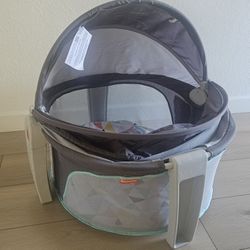 Fisher-Price Portable Bassinet and Play Space