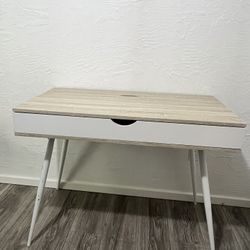 Cute Modern desk / Makeup Vanity 