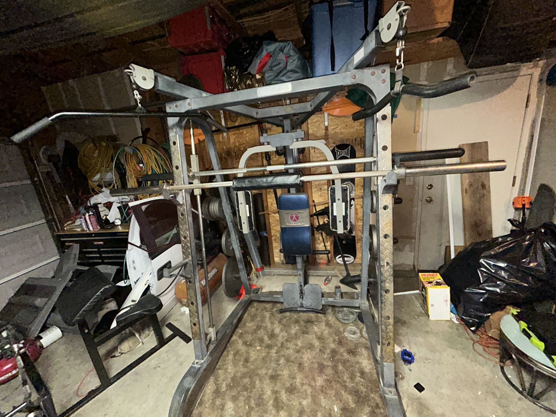 Smith Machine Work Out Bench