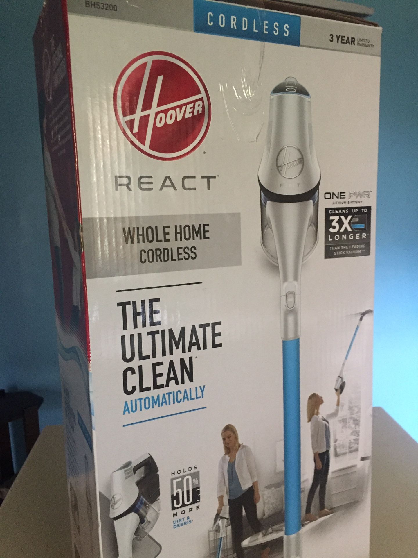 BRAND NEW IN BOX! Hoover Cordless Vacuum Cleaner. 3yr Warranty