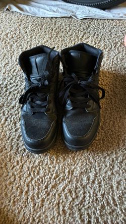 Nike Air Jordan 1 Mid Triple Black 