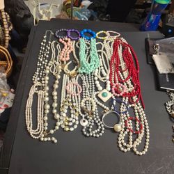 Vintage Mid To Late 20th Century Costume Jewelry Necklaces & Bracelets 29 PCS Of Clean Wearable Faux Pearls & Beads, Different Colors, Sizes & Styles