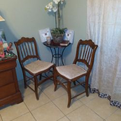 Sillitas Antiguas Con Mesa