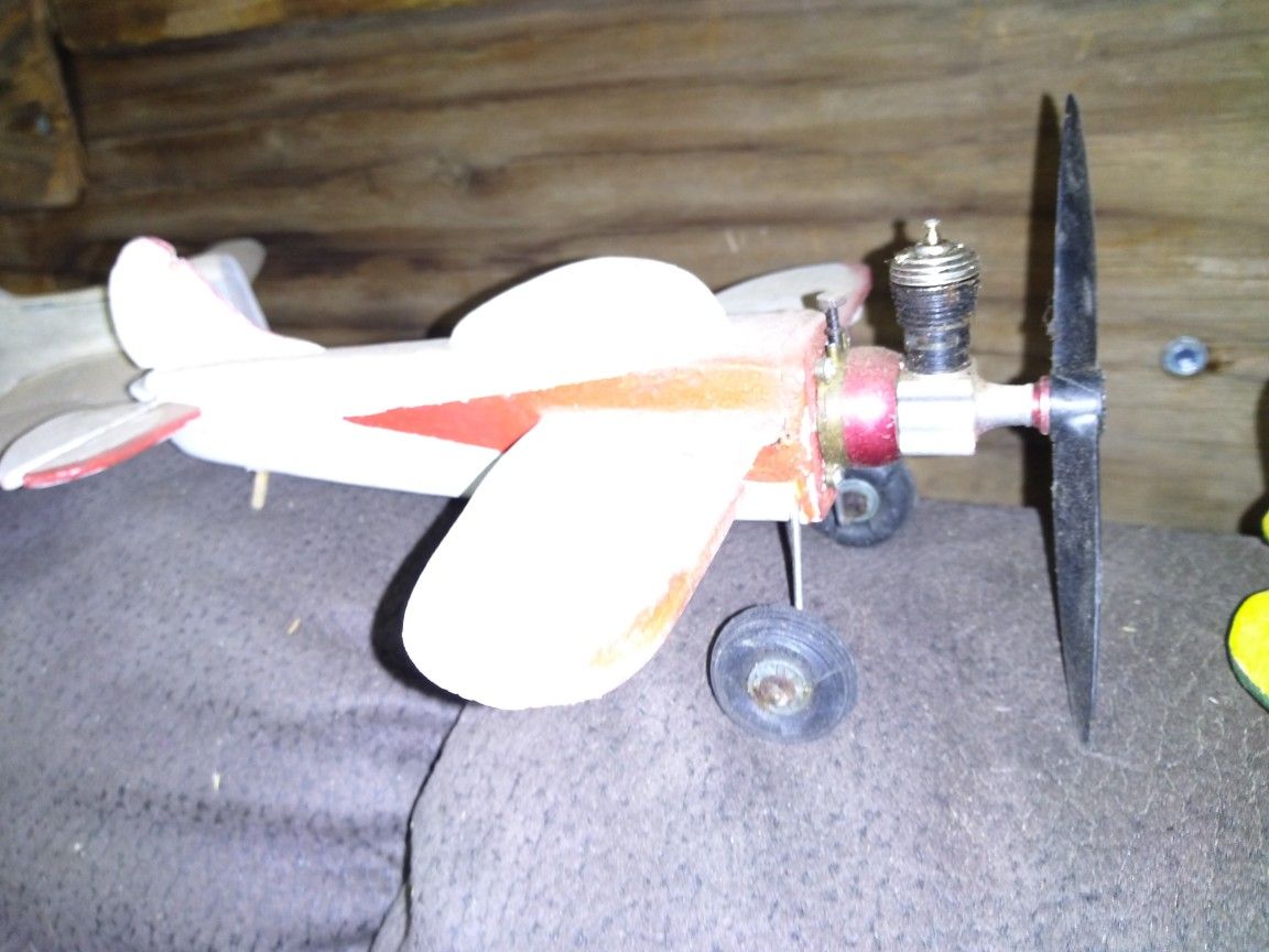 1930s tiny balsa "wirlaway" airplane