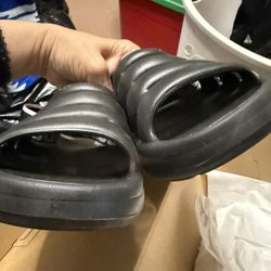 Used Ugg Sandals 