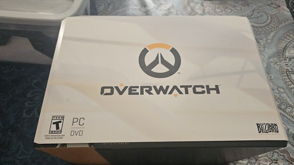Overwatch Collector's Edition (PC, No Game Code)