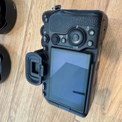 Sony a7 IV, 24-70 GM lens, 16-35 Zeiss lens, accessories