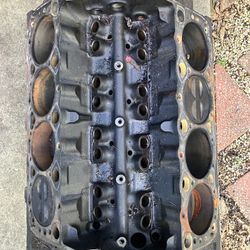 3 Chevy Small Block Engines 350/327 Cu In Disassembled State