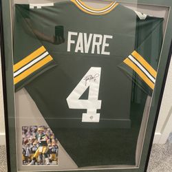 Bret Favre Signed Jersey