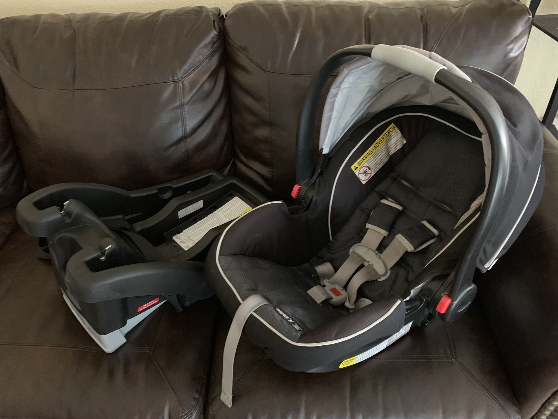 Graco snugride click connect infant car seat