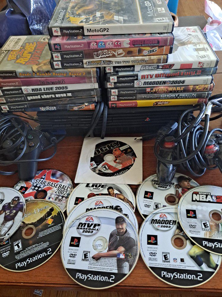 PS2 WORKING W  26 GAMES And  2 Controllers