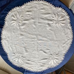 Vintage Linen Table Scarf Doily Hand Embroidered/Bobbin Lace Floral 36" Round