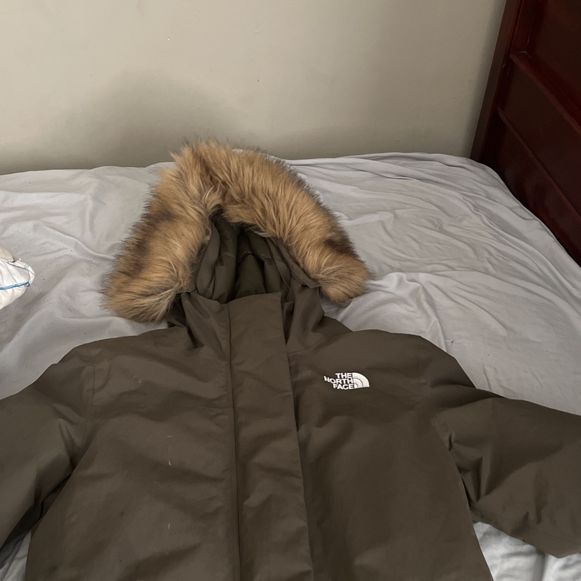 Women’s North Face New Medium 