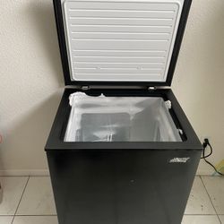 Arctic King Deep Freezer