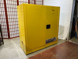 JUSTRITE Sure-Grip EX Yellow 30-Gallon Flammable Safety Cabinet