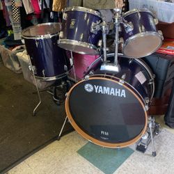  Yamaha Drum set 4 Piece 