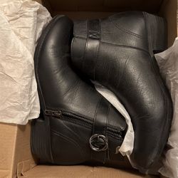 Sketcher boots  size 9 1/2 women