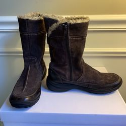 Clark’s Women’s 7 Leather Suede Zip Up Boots EUC  
