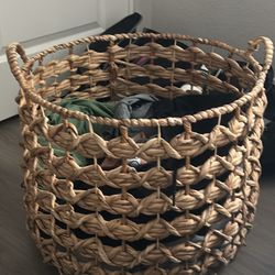 Large Woven Seagrass Storage Basket / Laundry Hamper