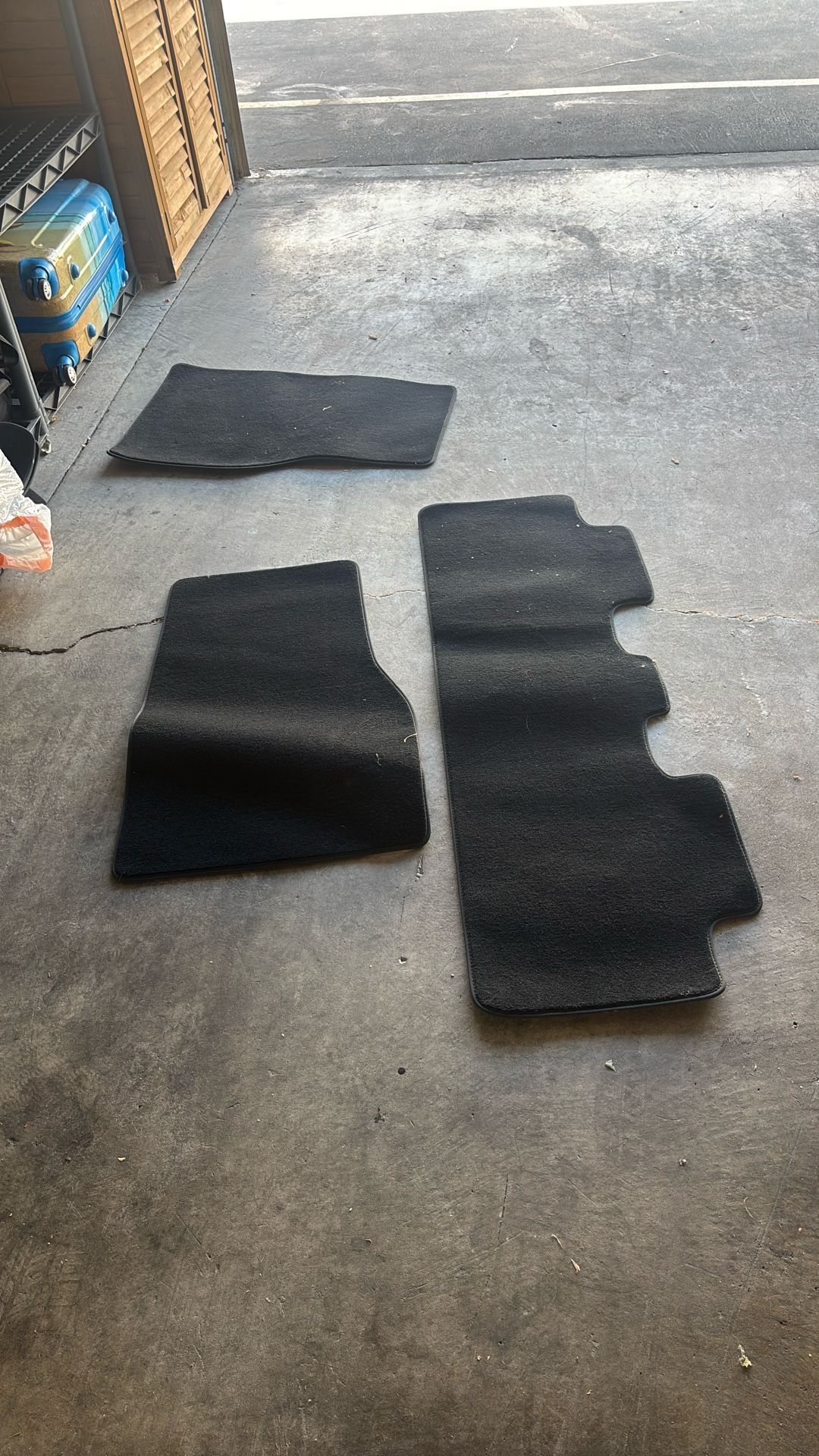 Model Y 2025 Floor Mats Free!