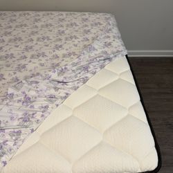 Bad frame with mattress
