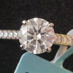 1.36ct Moissanite Ring 💎 Sterling Silver – Size 8 – Brand New