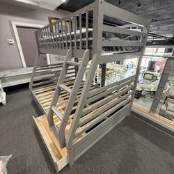TWIN /FULL BUNK BED 