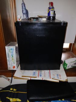 Mini Fridge 