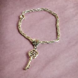 Elegant Silver Key Charm Bracelet 8 cm approx